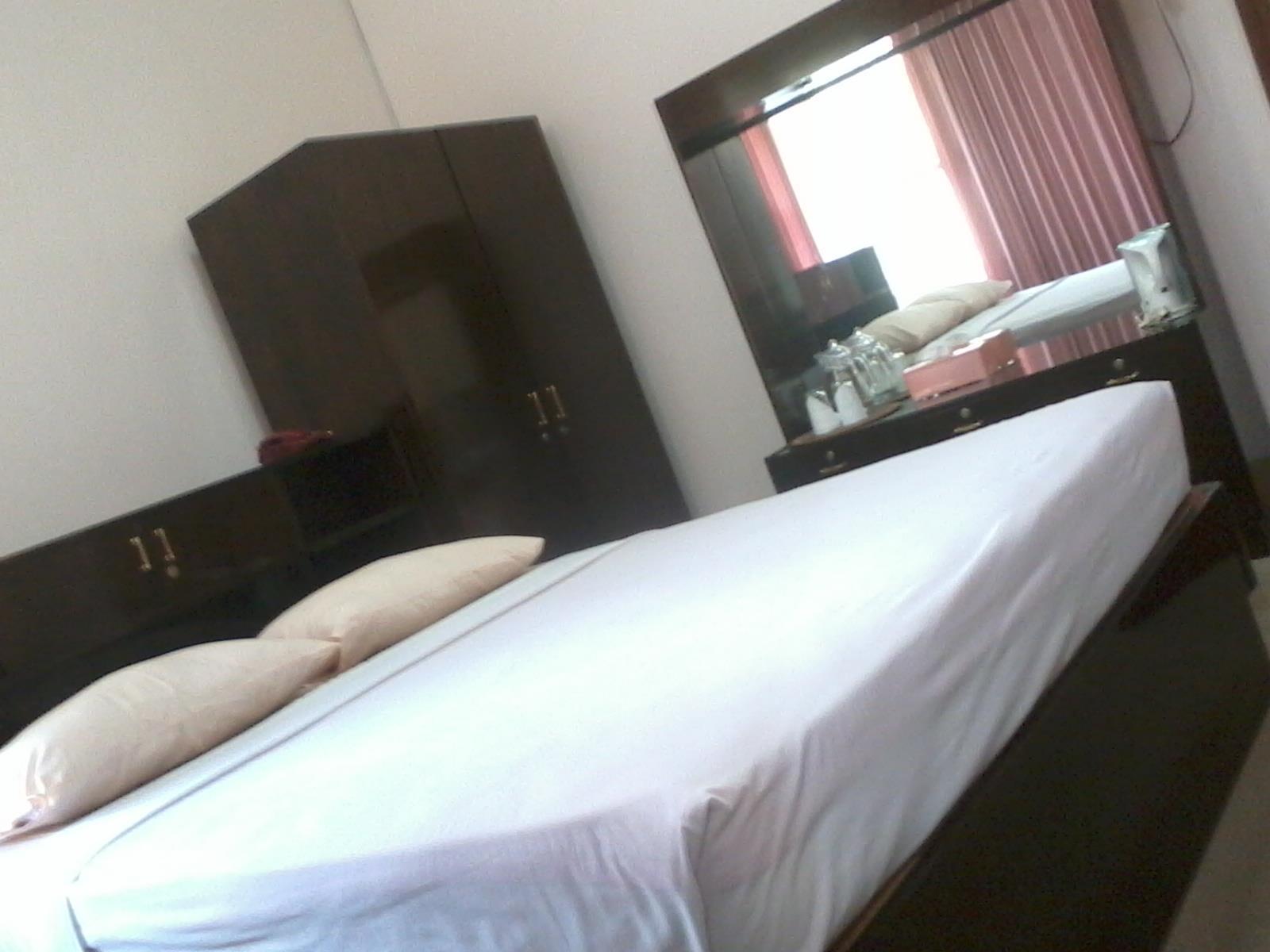 RedDoorz Plus near Brawijaya Museum Malang Exterior foto